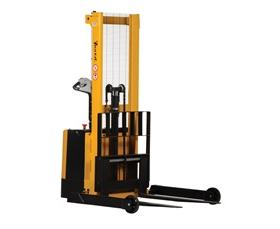 STACKER WITH POWERED DRIVE AND POWERED LIFT