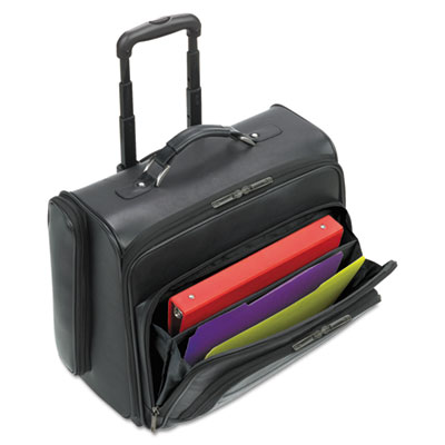 SOLO&reg; Classic Rolling Overnighter Case